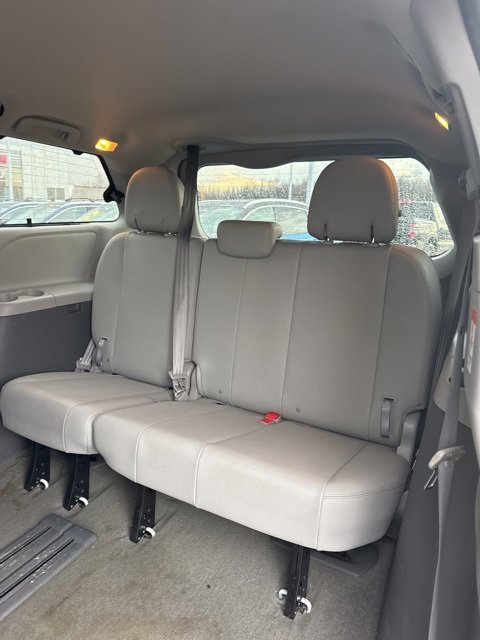 Used 2017 Toyota Sienna XLE w/ XLE Navigation Package image 13