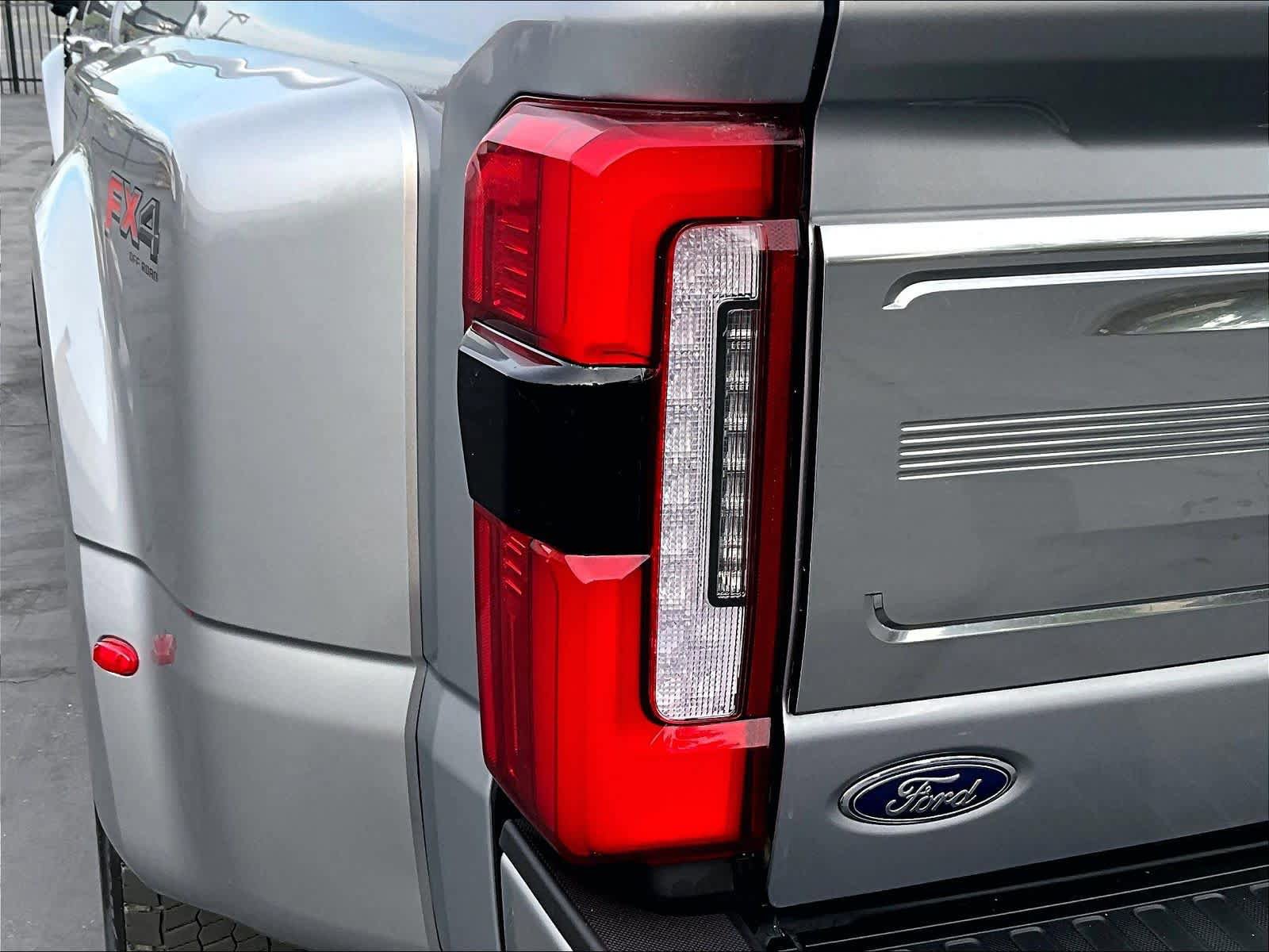 Used 2024 Ford F450 Limited w/ FX4 Off-Road Package AWD/4WD image 31