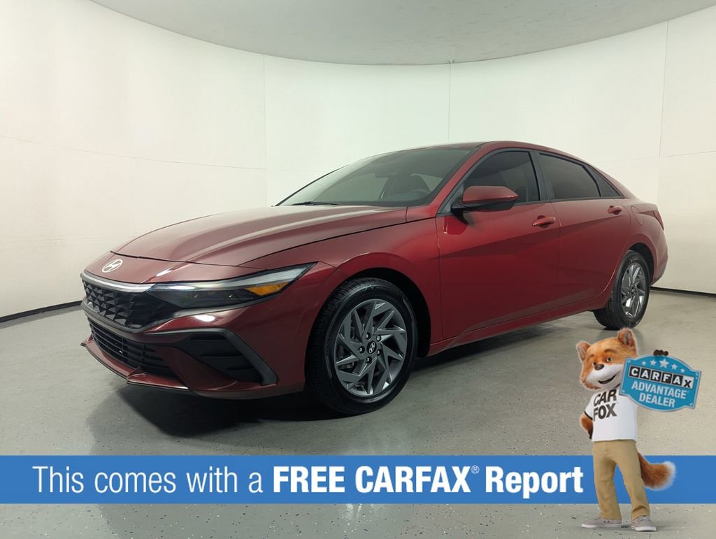 Used 2024 Hyundai Elantra SEL image 3