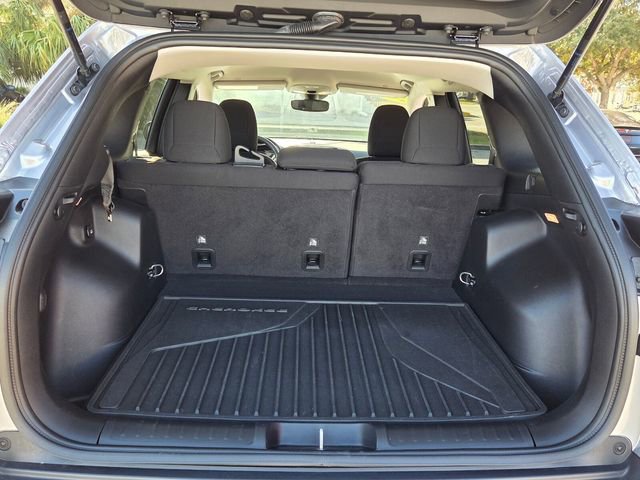 Used 2021 Jeep Cherokee Latitude w/ Mopar Interior Package image 13