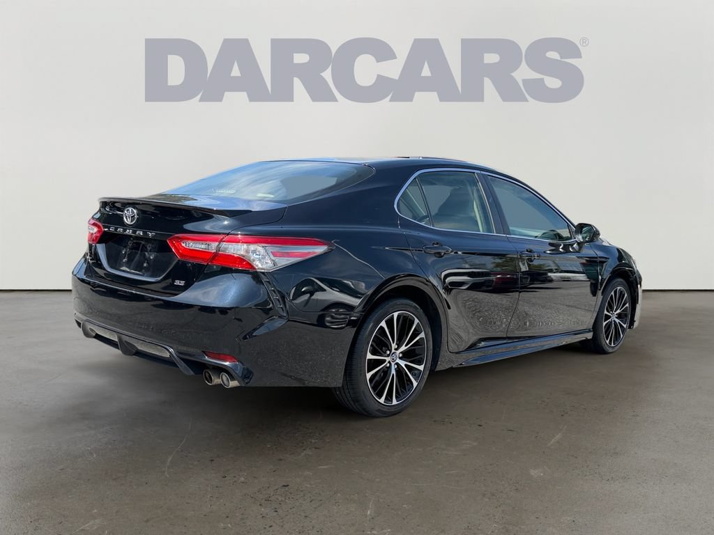 Used 2018 Toyota Camry SE FWD image 6