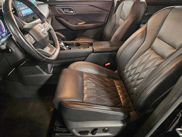 Used 2025 Nissan Rogue Platinum w/ Platinum Premium Package FWD image 16