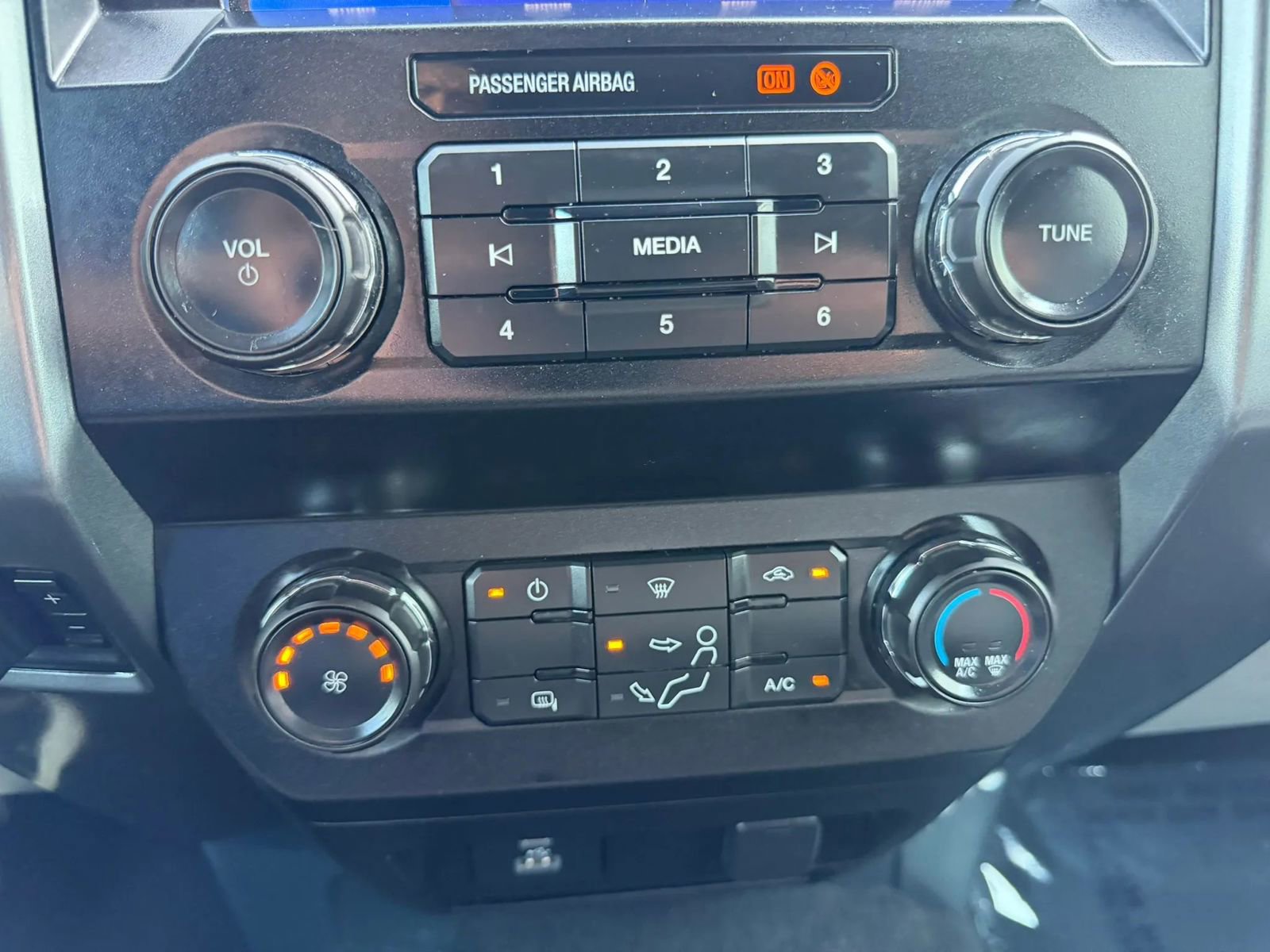 Used 2022 Ford F350 XLT w/ XLT Value Package image 21