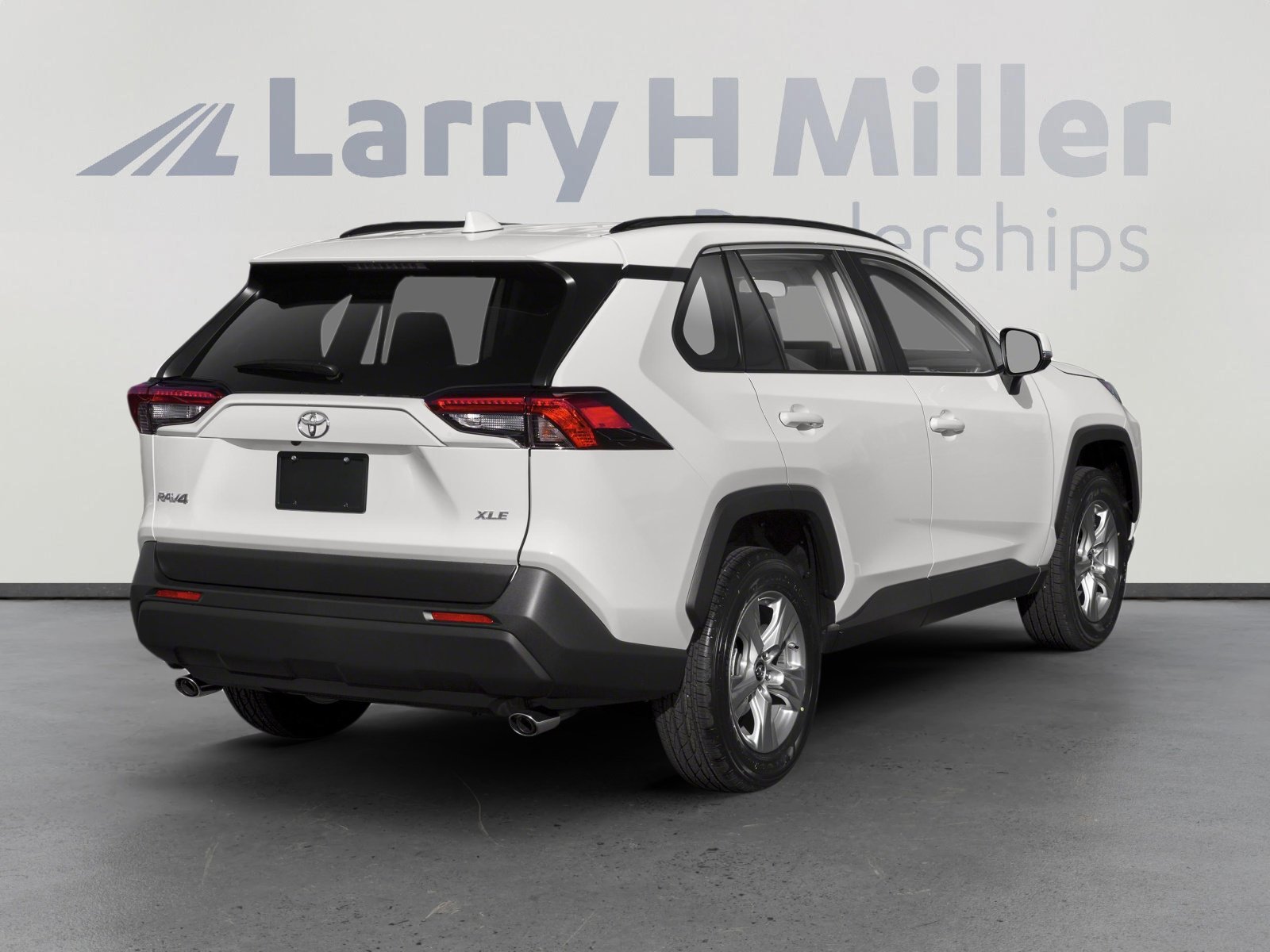 Used 2020 Toyota RAV4 XLE w/ Convenience Package image 2