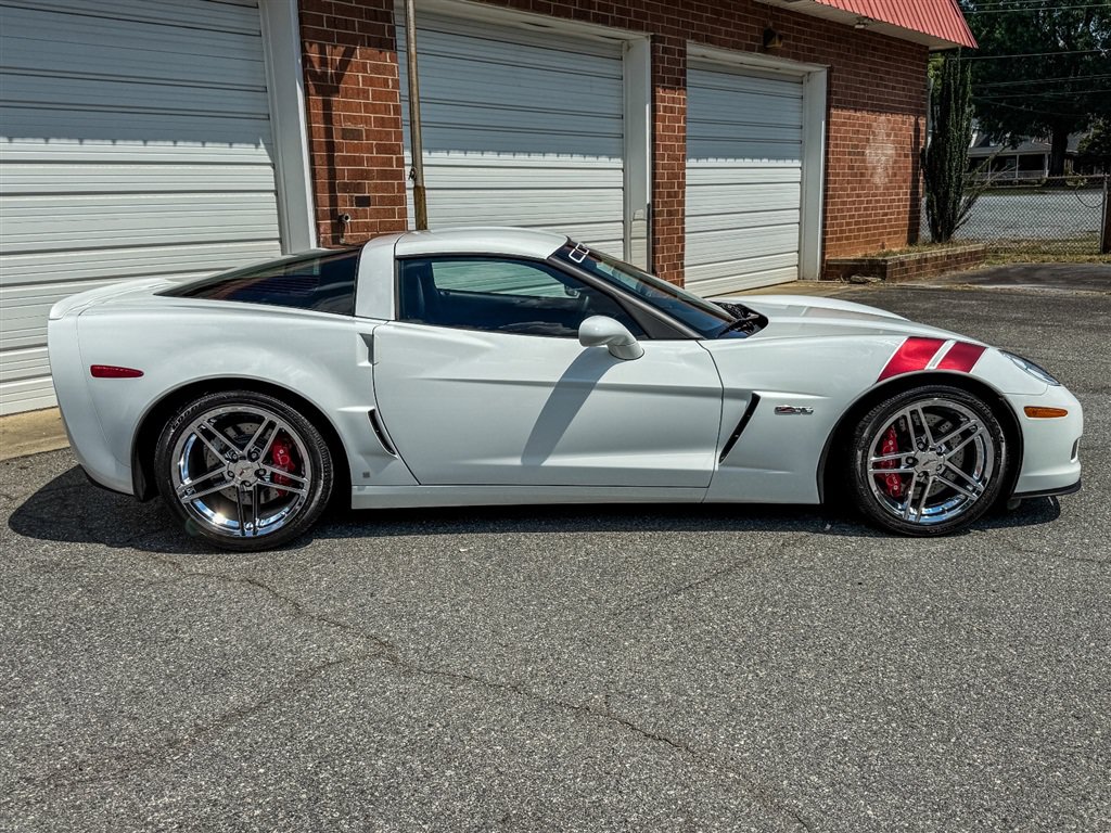 Used 2007 Chevrolet Corvette Z06 w/ Preferred Equipment Group RWD image 36