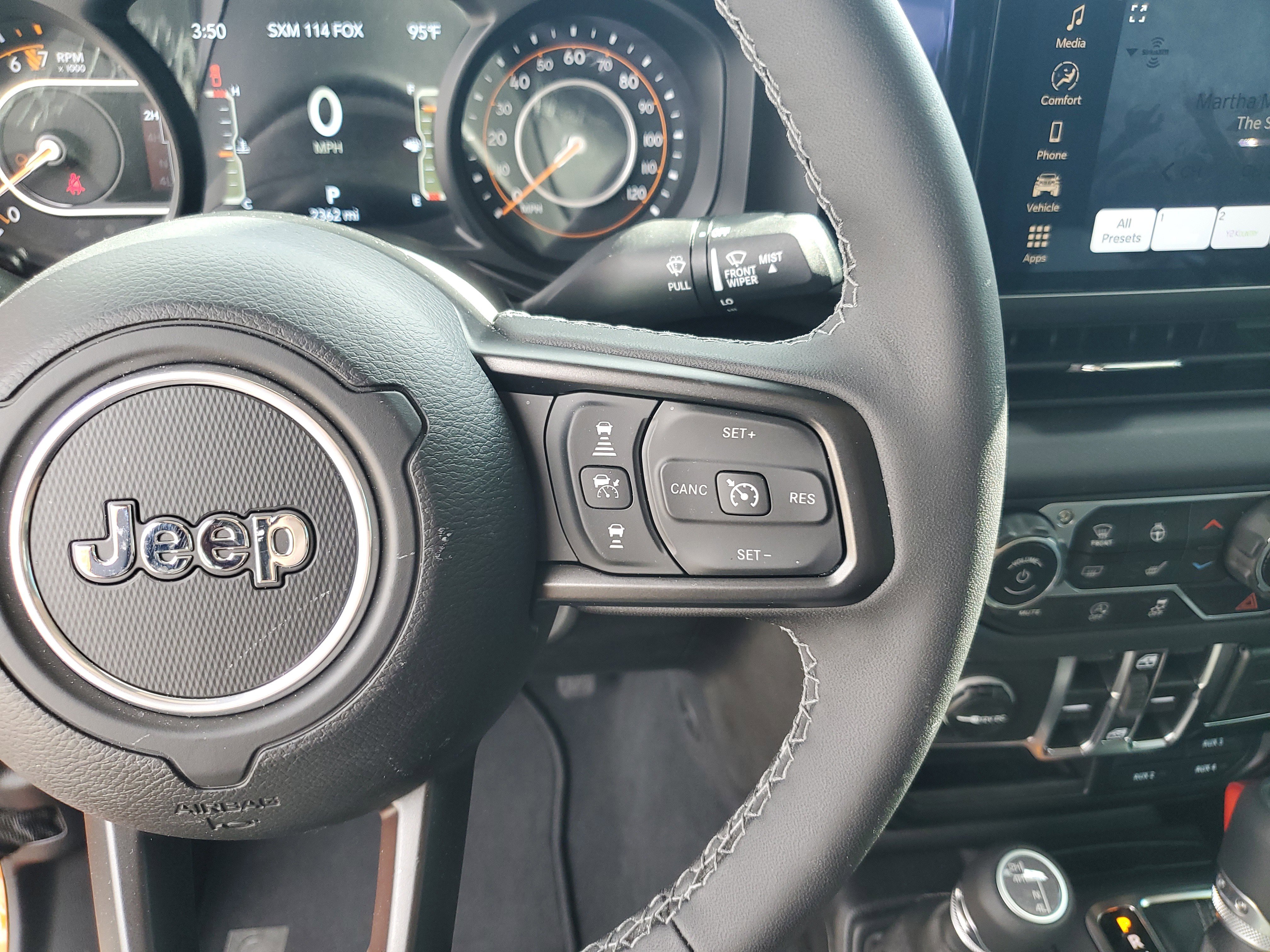 Used 2025 Jeep Gladiator Sport image 20