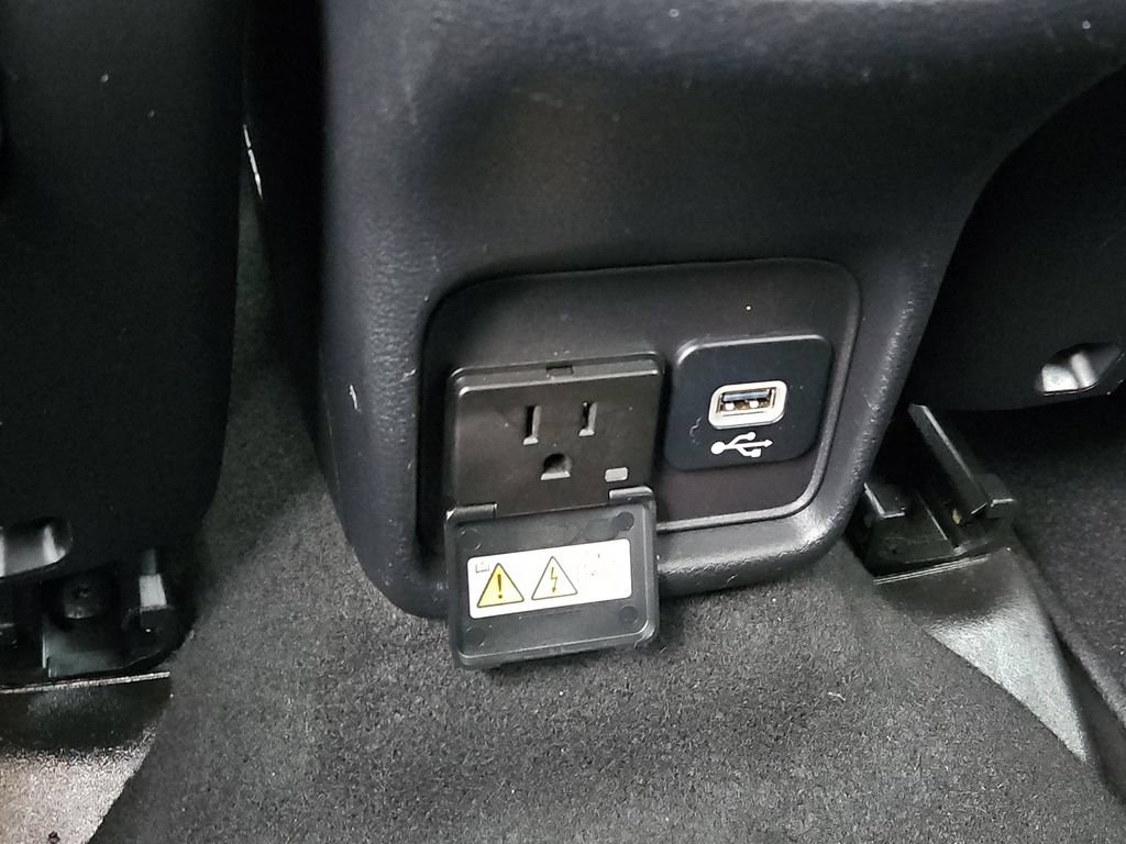 Used 2017 Jeep Compass Limited w/ Navigation Group AWD/4WD image 22