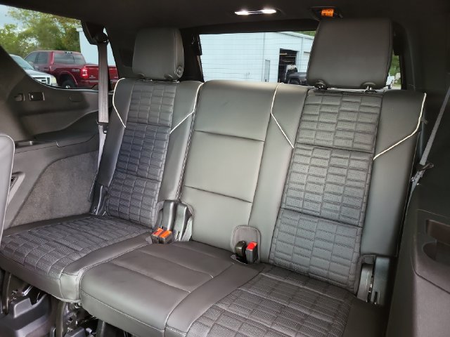 Used 2024 Cadillac Escalade Sport Platinum w/ LPO, ONYX Package AWD/4WD image 13