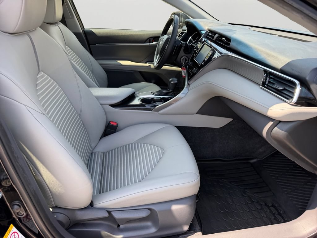 Used 2018 Toyota Camry SE FWD image 8