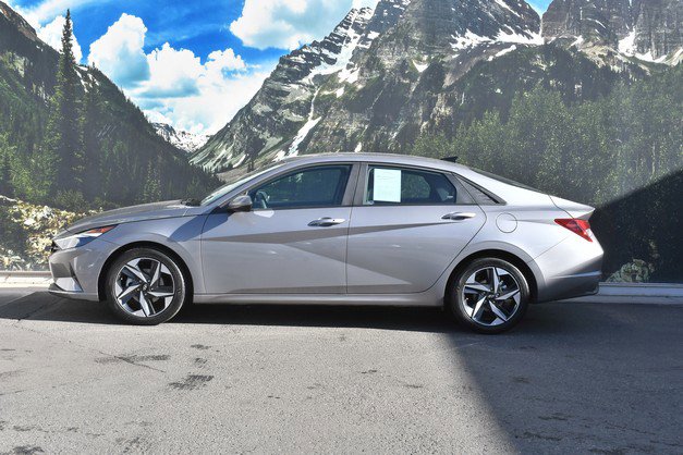 Used 2023 Hyundai Elantra SEL w/ Convenience Package image 7