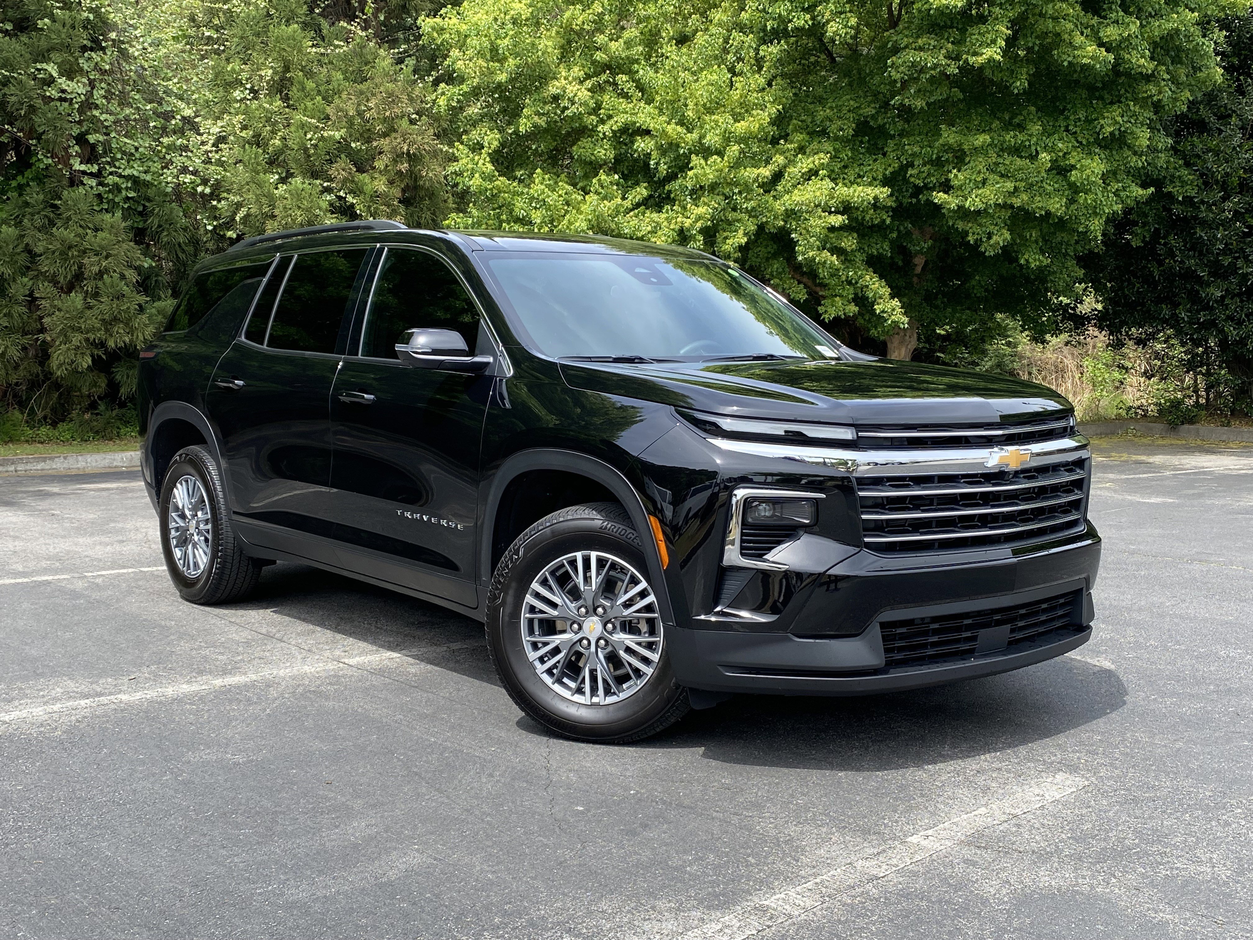 Used 2025 Chevrolet Traverse LT w/ Driver Confidence Package image 44