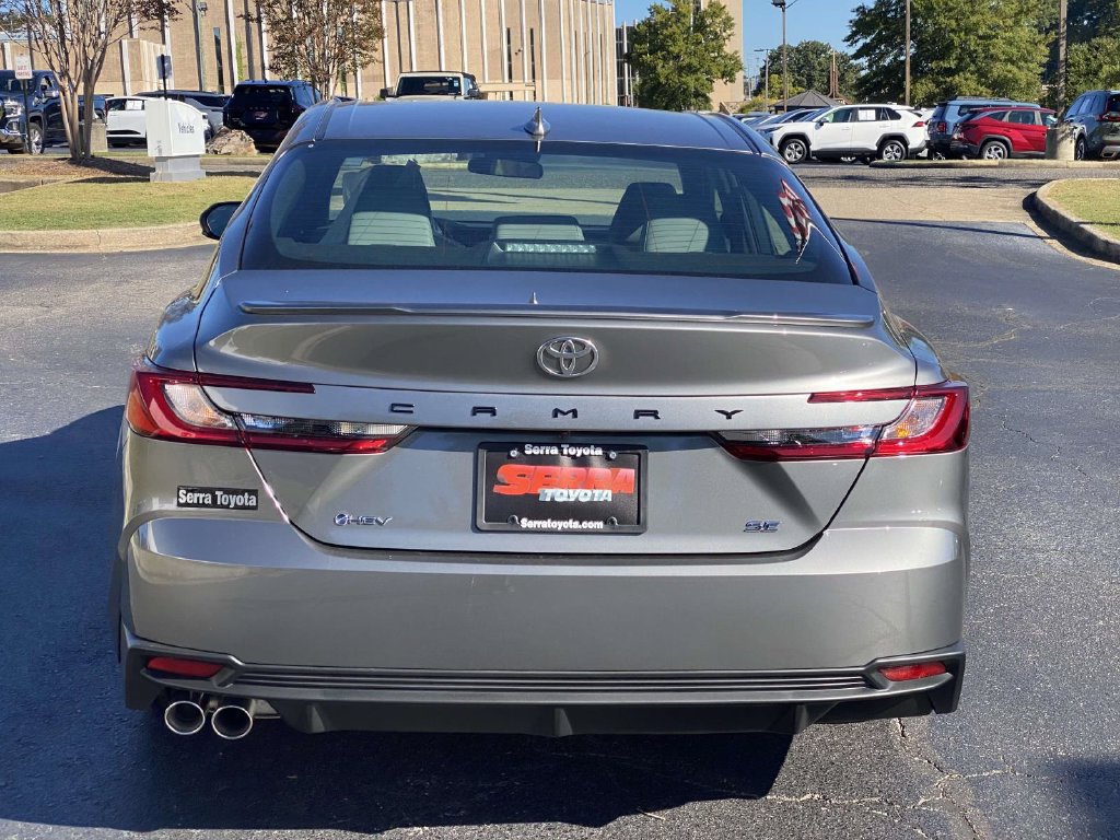 New 2026 Toyota Camry Hybrid FWD image 4