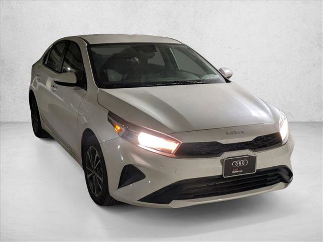 Used 2022 Kia Forte LXS image 3