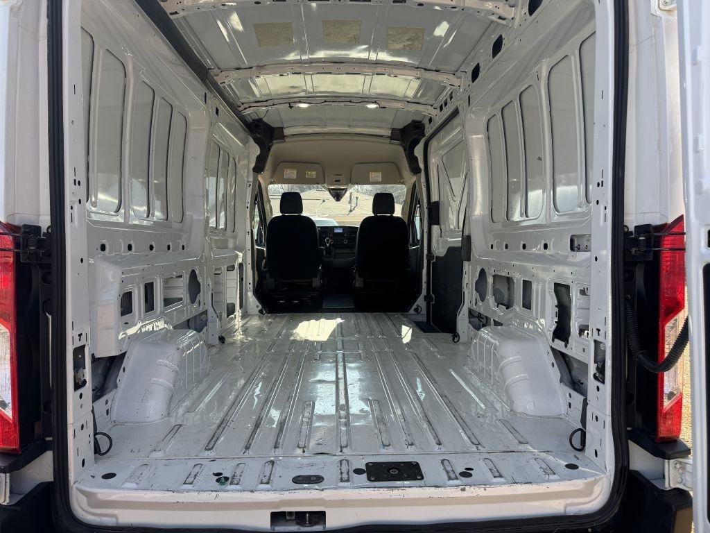 Used 2023 Ford Transit 250 148 Medium Roof RWD image 5