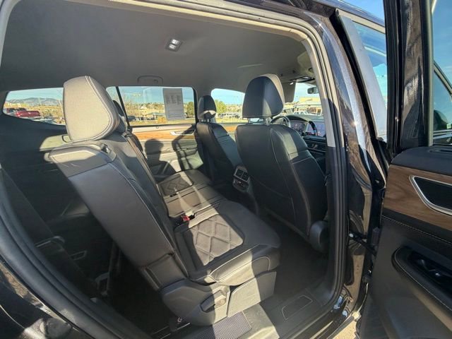 Used 2024 Volkswagen Atlas SE image 28