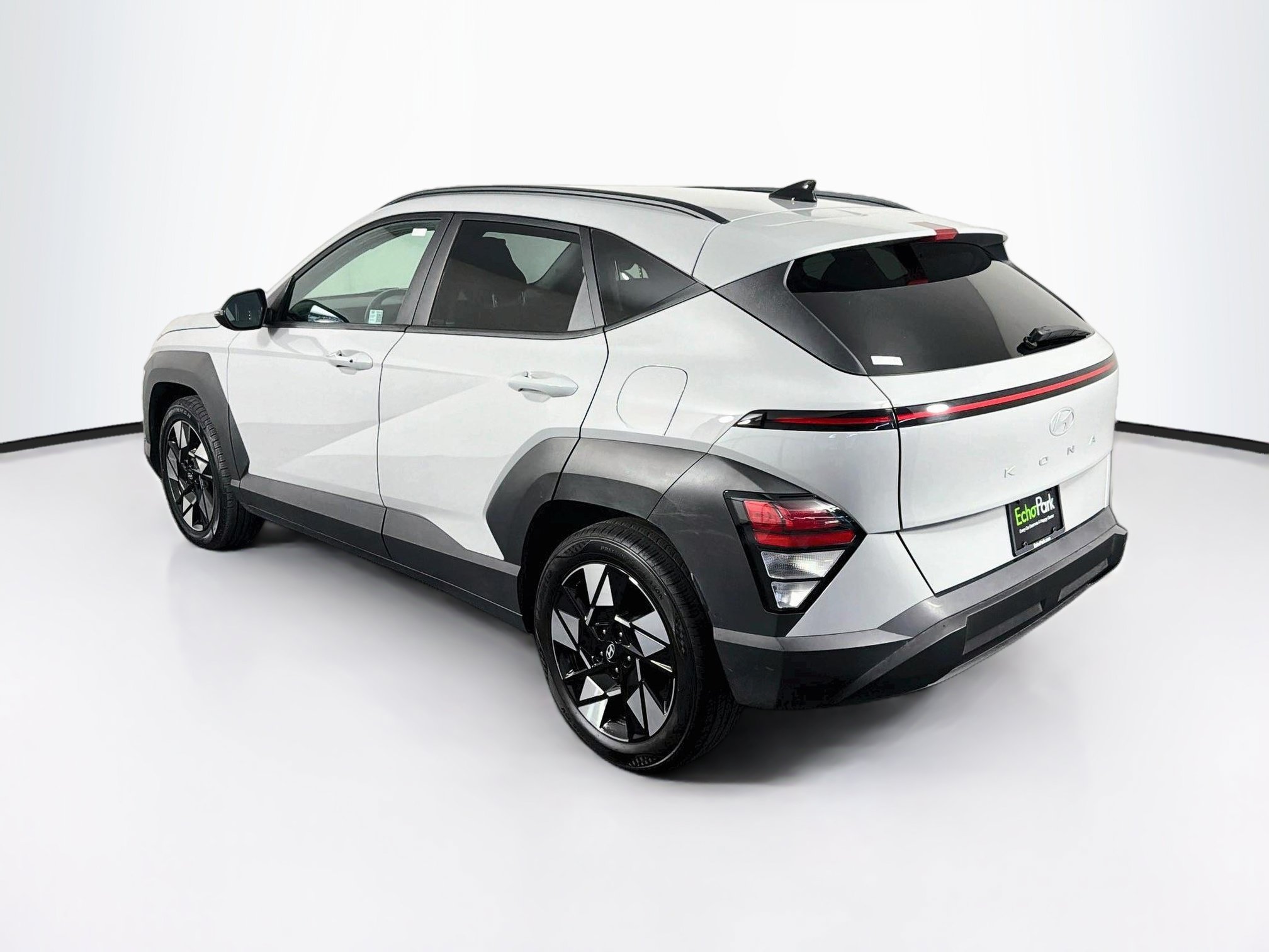Used 2025 Hyundai Kona SEL FWD image 5