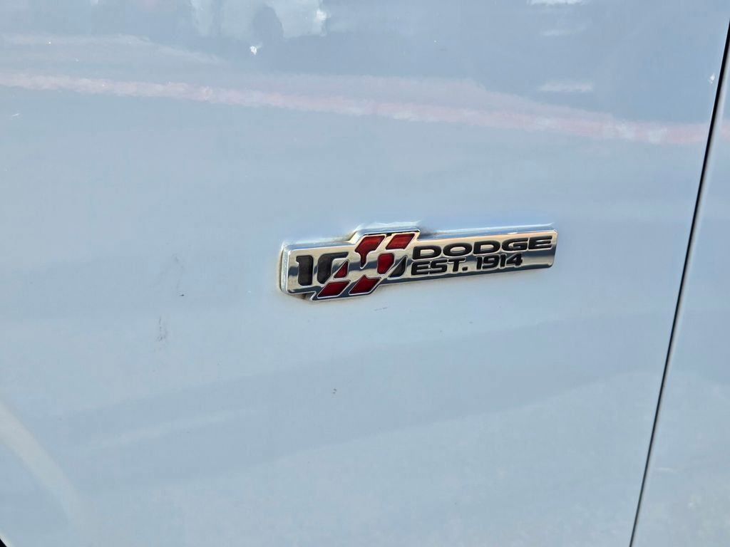 Used 2014 Dodge Challenger R/T RWD image 21