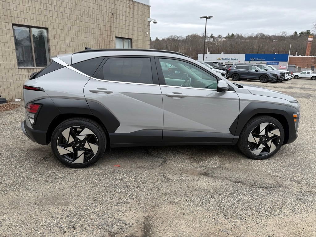 Used 2024 Hyundai Kona Limited FWD image 7