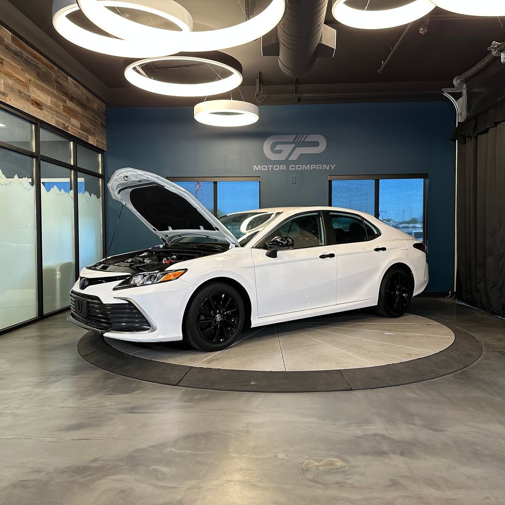 Used 2022 Toyota Camry LE AWD/4WD image 23
