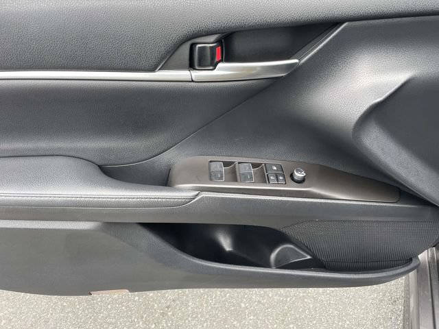 Used 2023 Toyota Camry XSE FWD image 17