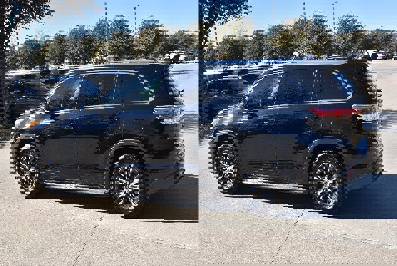 Used 2016 Toyota Highlander XLE image 11