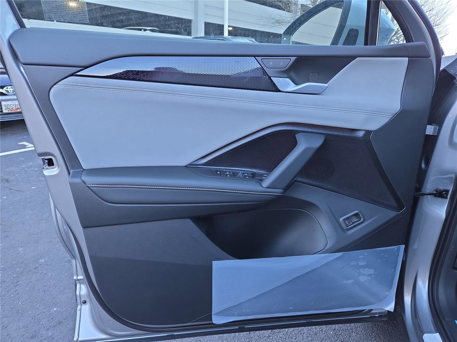 New 2026 Volkswagen Tiguan SE image 12