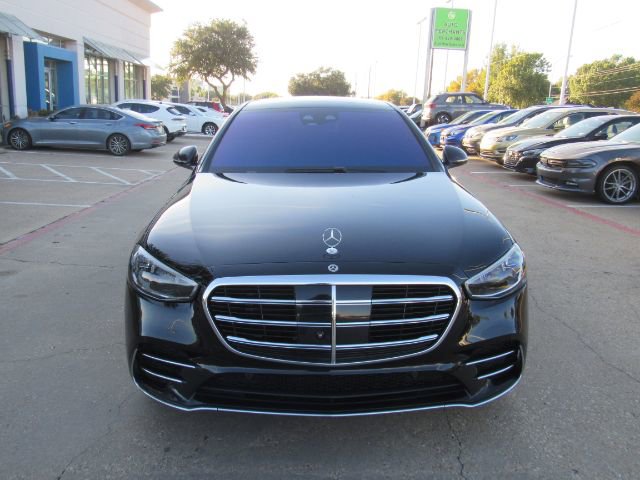 Used 2023 Mercedes-Benz S 580 4MATIC Sedan image 3