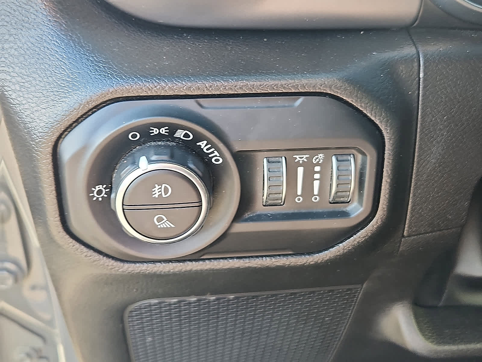 Used 2022 Jeep Gladiator Sport image 24