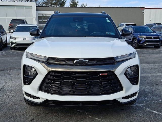 Used 2023 Chevrolet TrailBlazer RS w/ Convenience Package FWD image 2