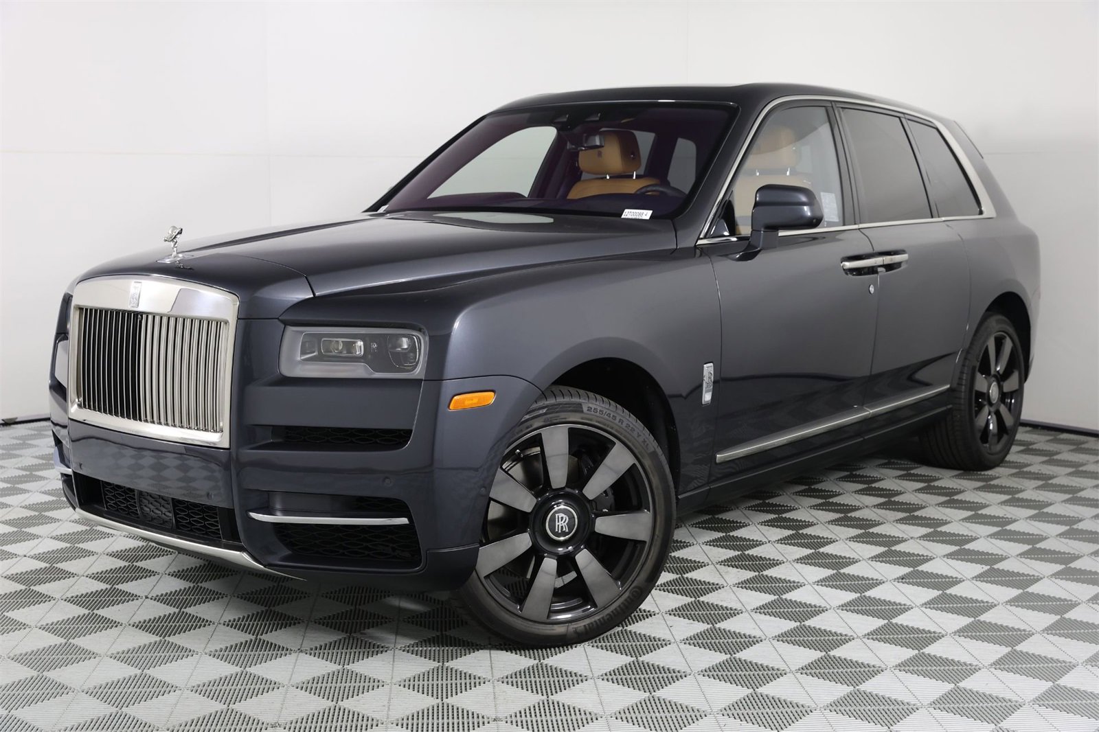 Certified 2024 Rolls-Royce Cullinan image 38