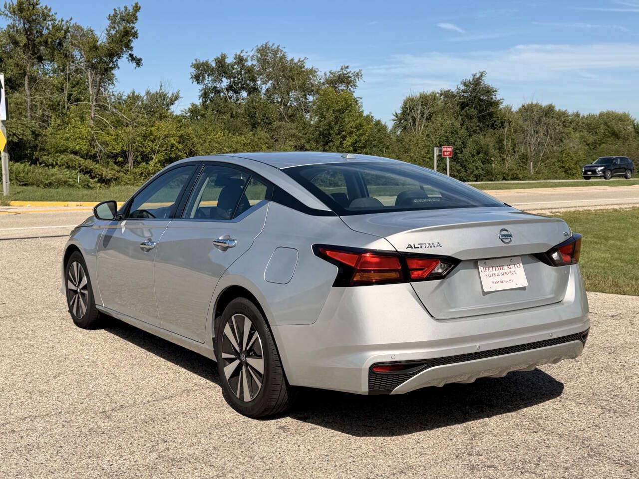 Used 2022 Nissan Altima 2.5 SV FWD image 4