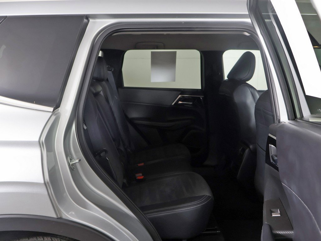 Used 2024 Mitsubishi Outlander SE Black Edition image 34