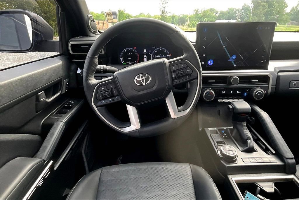 Used 2025 Toyota 4Runner TRD Off-Road Premium AWD/4WD image 3