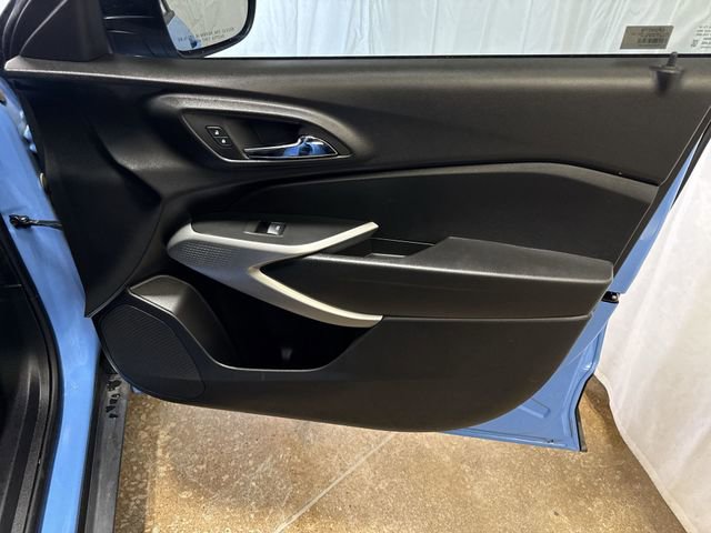 Used 2024 Chevrolet Trax RS w/ Sunroof Package image 25