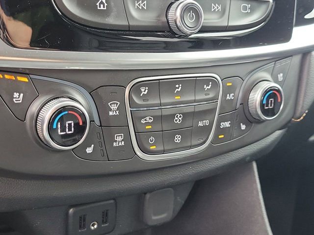 Used 2019 Chevrolet Traverse Premier w/ Driver Confidence II Package FWD image 30