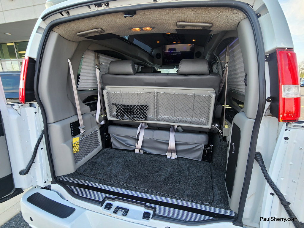 Used 2021 Chevrolet Express 2500 LS w/ Enhanced Convenience Package image 21