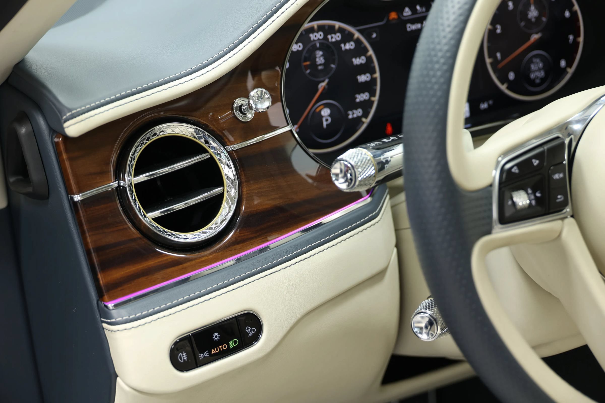 Used 2020 Bentley Flying Spur W12 w/ First Edition Specification AWD/4WD image 23
