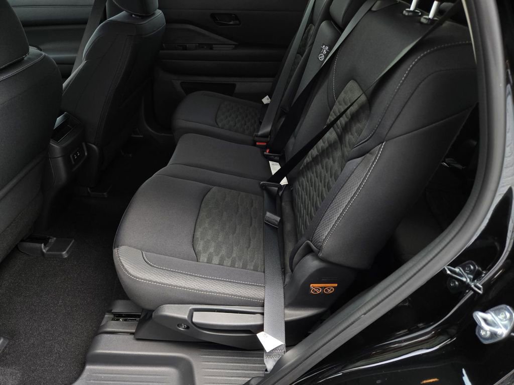 New 2026 Nissan Pathfinder SV image 12