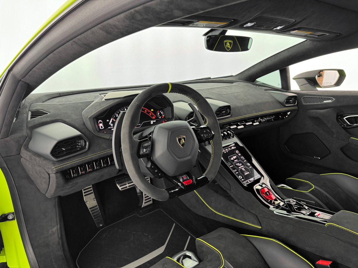 Used 2023 Lamborghini Huracan Sterrato image 18