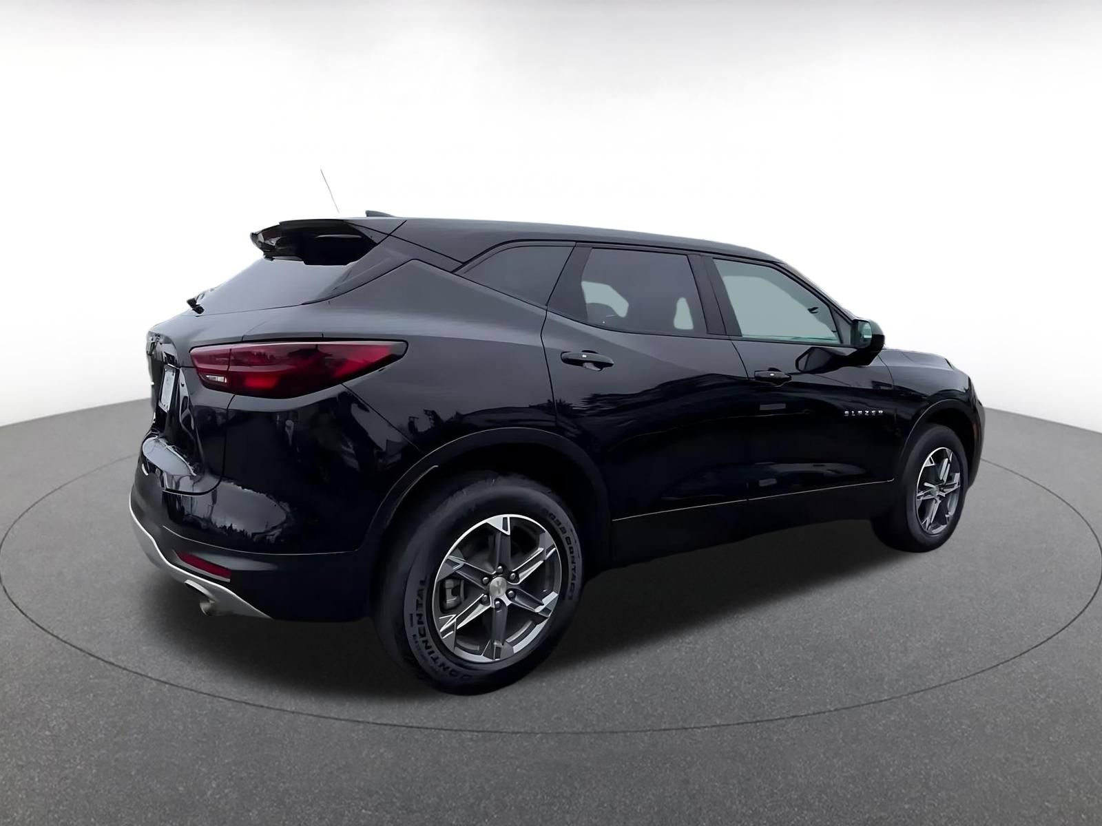 Used 2025 Chevrolet Blazer LT FWD image 14