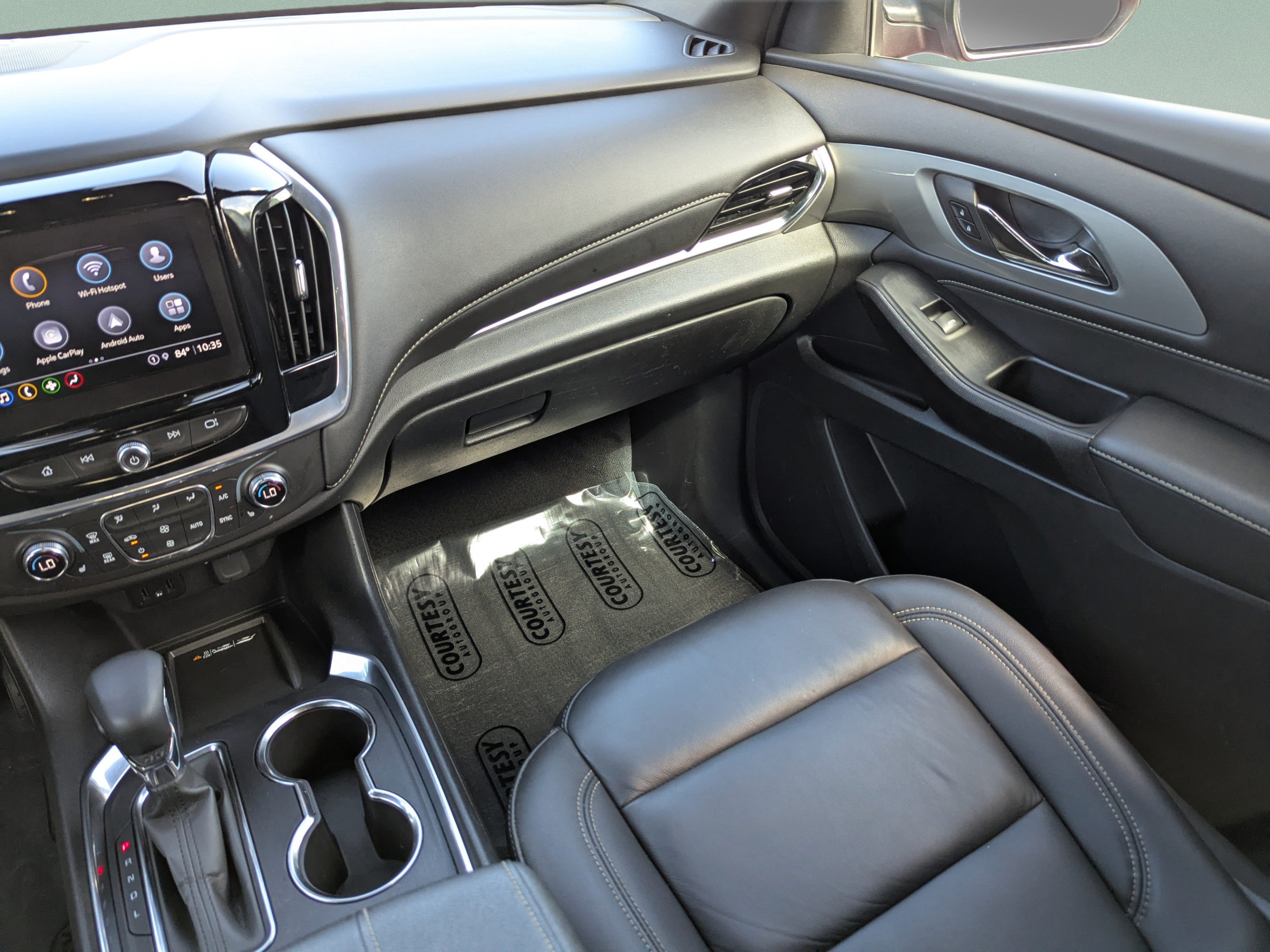 Used 2023 Chevrolet Traverse LT FWD image 19