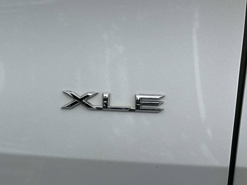Used 2024 Toyota Grand Highlander XLE FWD image 9