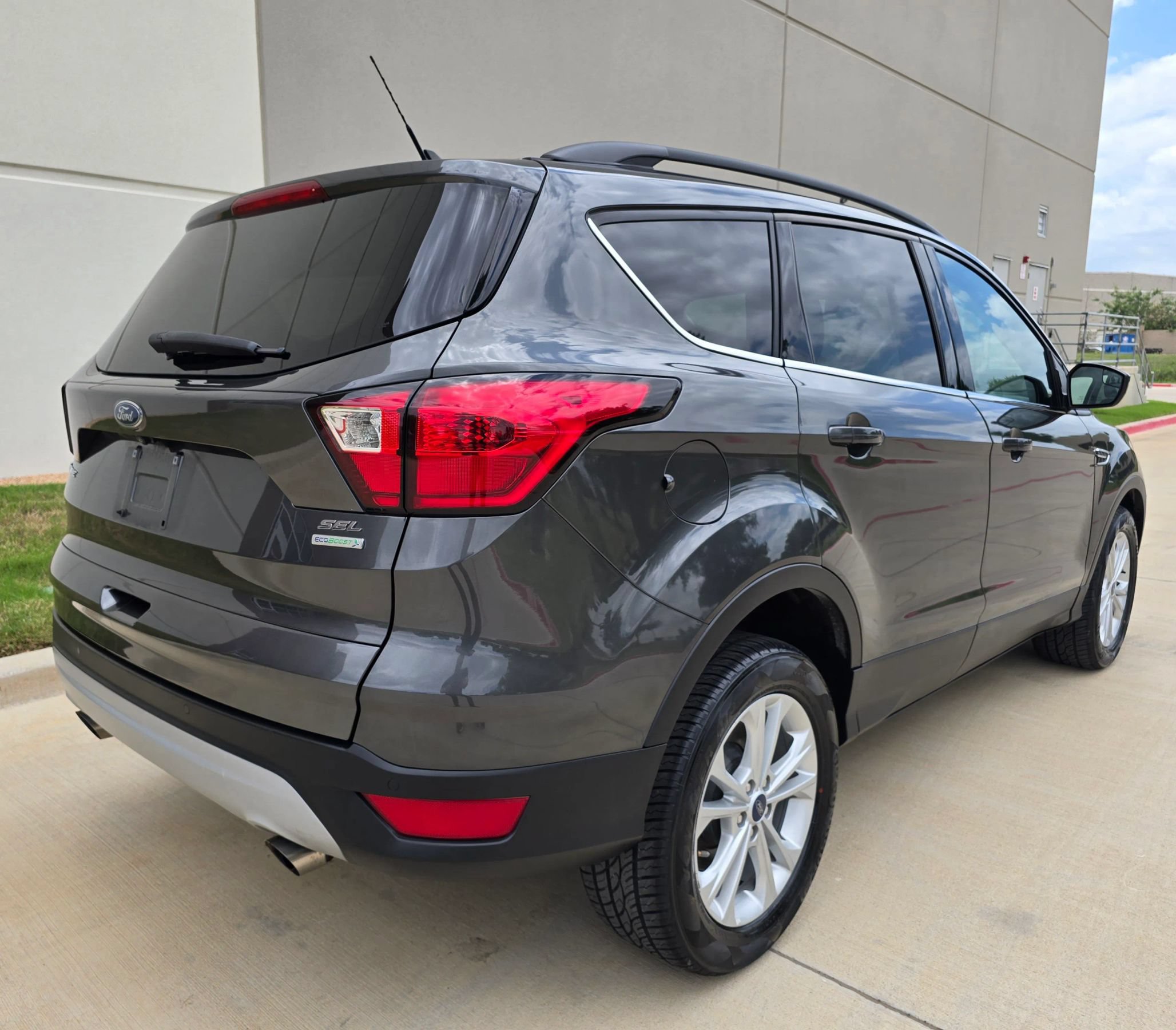 Used 2019 Ford Escape SEL FWD image 7