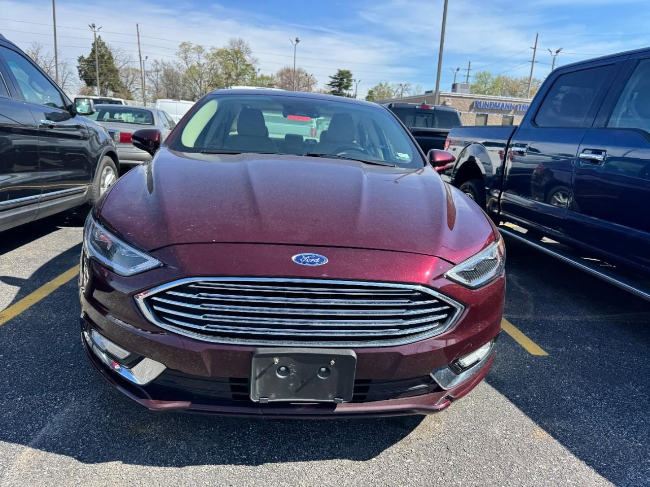 Used 2017 Ford Fusion SE w/ Fusion SE Technology Package image 8
