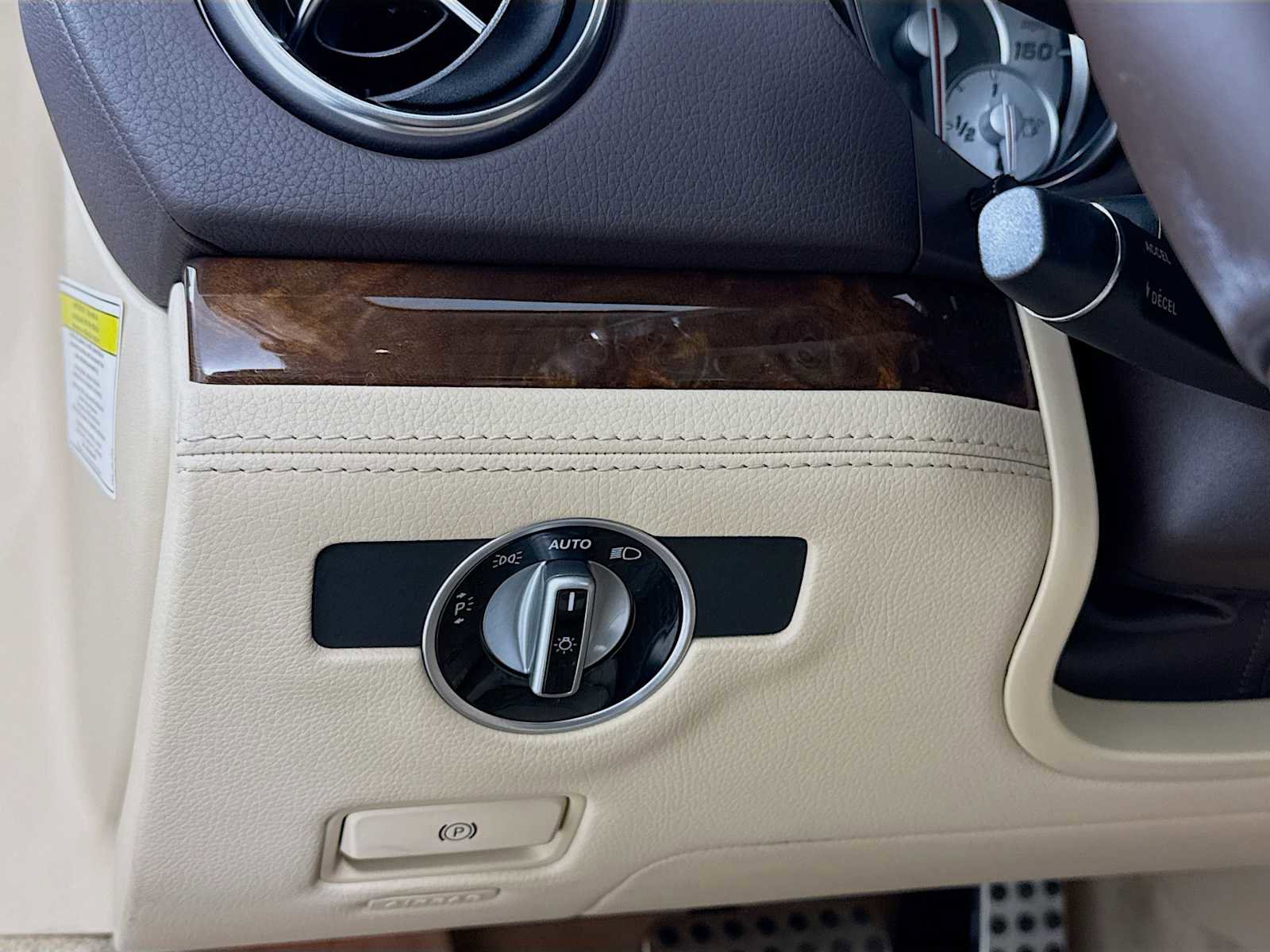 Used 2014 Mercedes-Benz SL 550 image 14