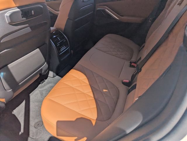 New 2027 BMW X6 xDrive40i w/ Executive Package AWD/4WD image 18
