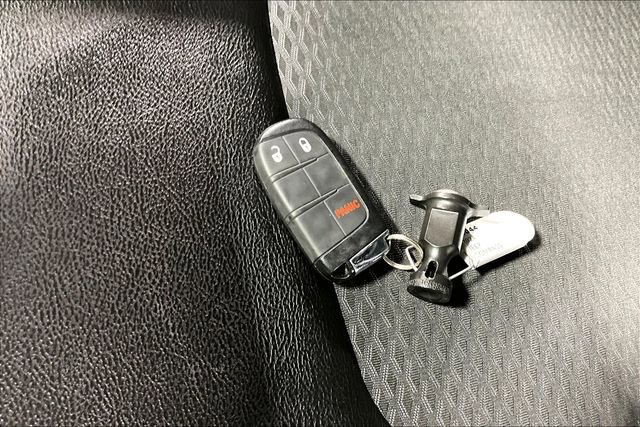 Used 2024 Jeep Compass Latitude AWD/4WD image 31