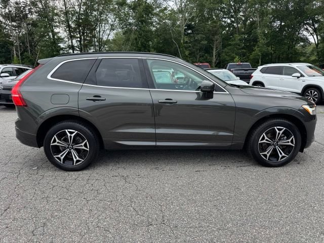 Used 2022 Volvo XC60 B5 Momentum w/ Climate Package AWD/4WD image 4