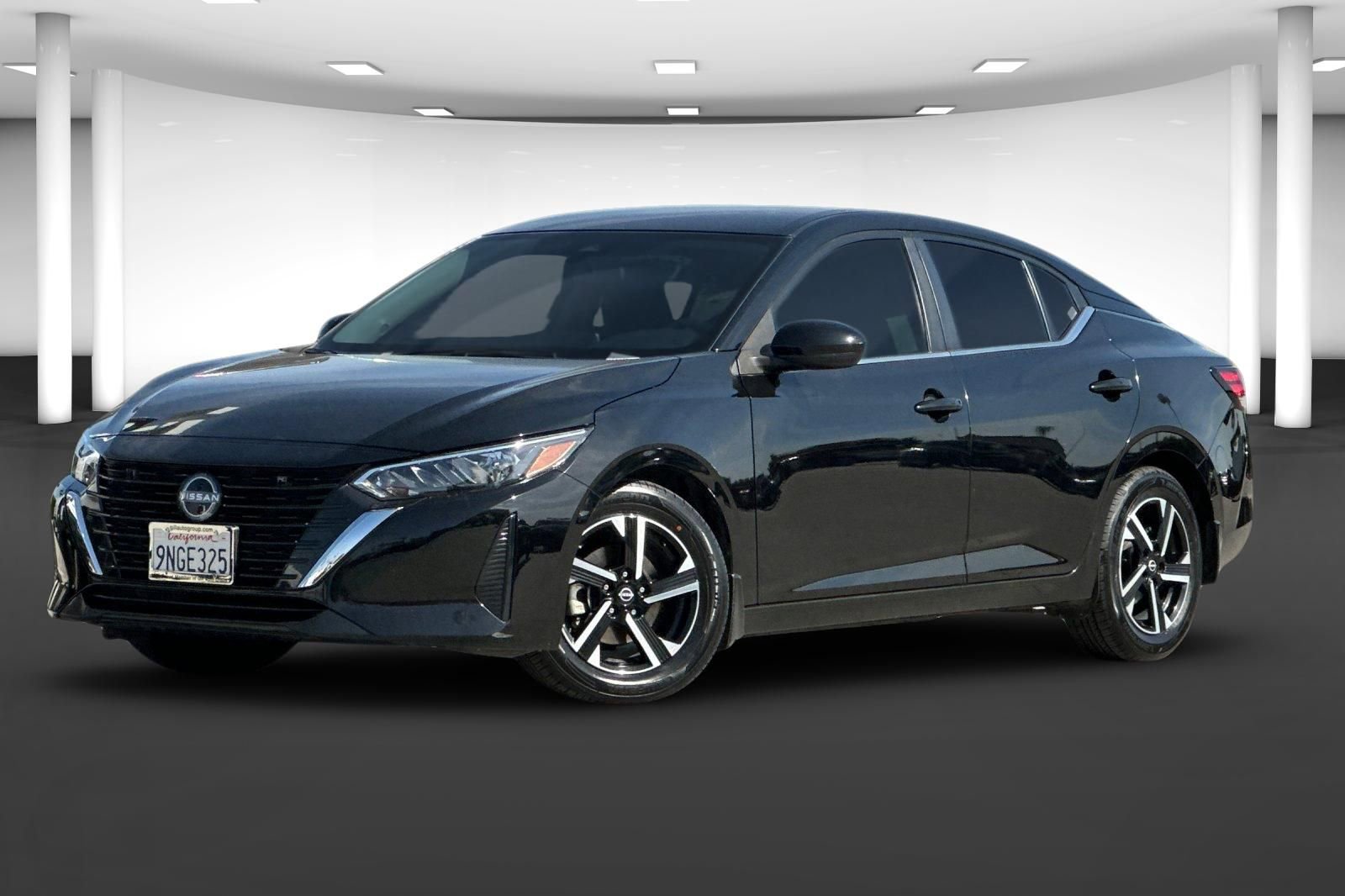 Used 2024 Nissan Sentra SV FWD image 2