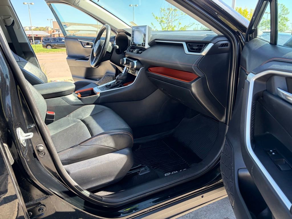 Used 2019 Toyota RAV4 Adventure AWD/4WD image 21